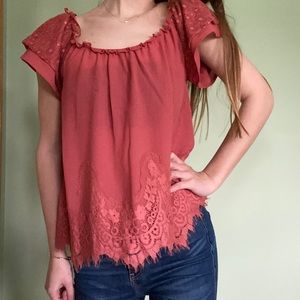 Adorable lightweight tee!